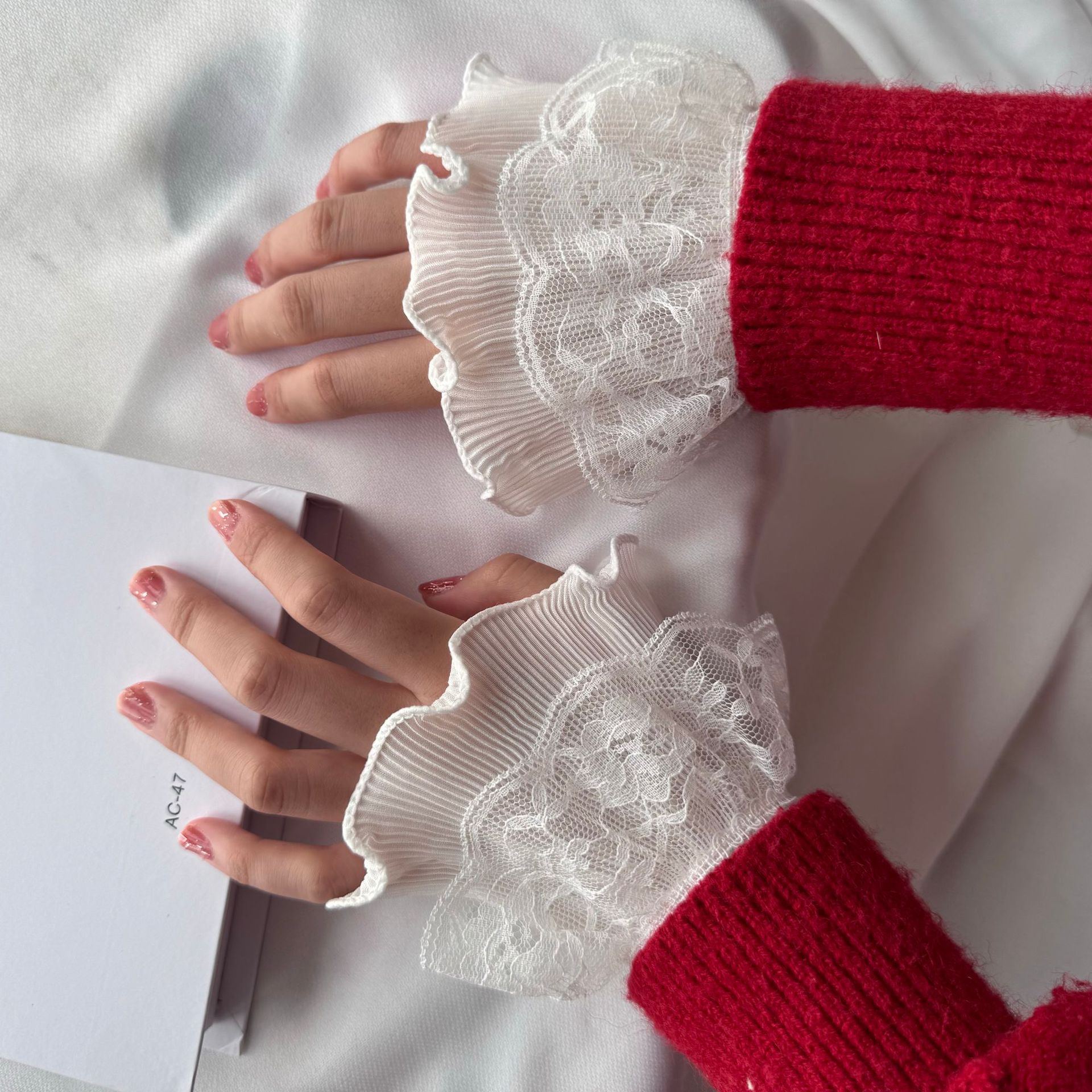 Embroidery Simple - Lace Embroidery False Cuffs Detachable Wrist