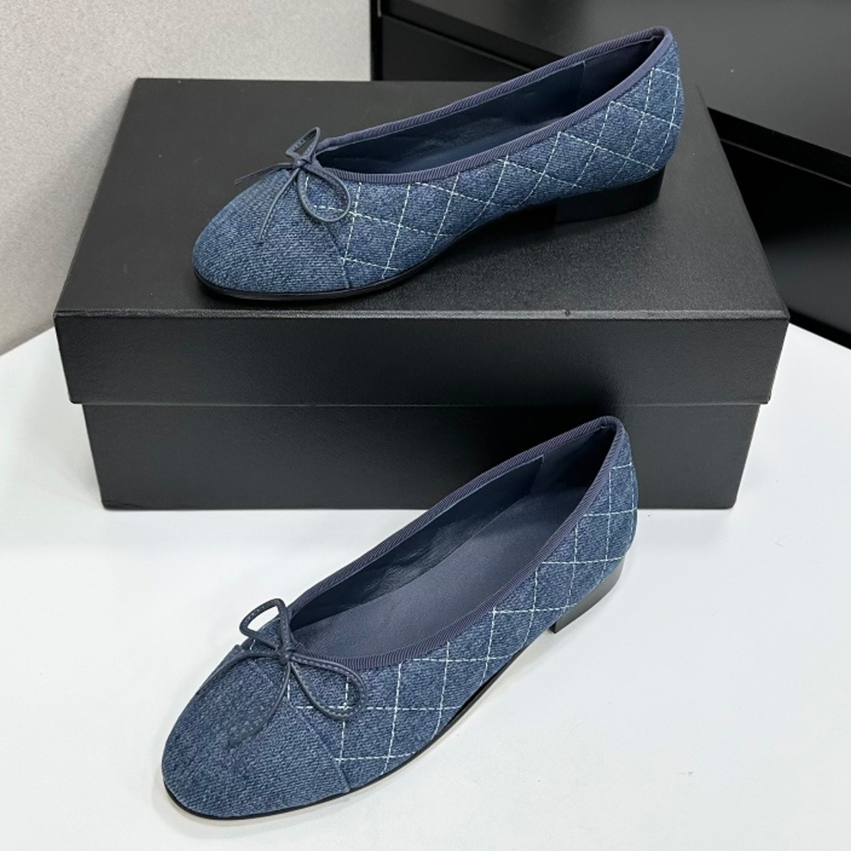 2026 Women's Two-Tone Cap-Toe  – обзор и цена Embroidery Flat Shoes