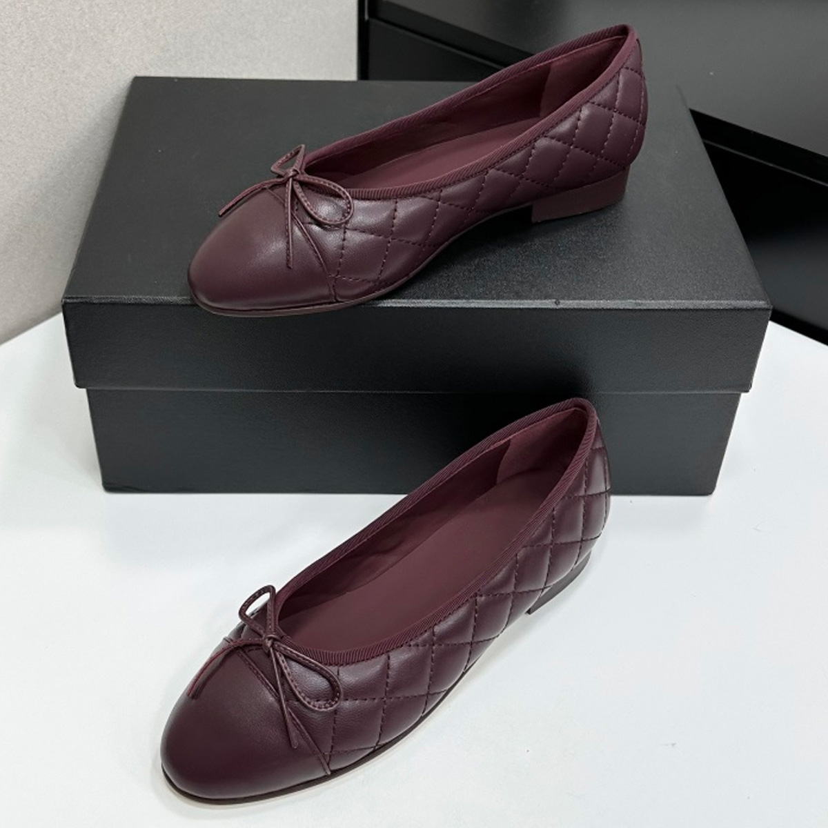 2026 Women's Two-Tone Cap-Toe  – обзор и цена Embroidery Flat Shoes