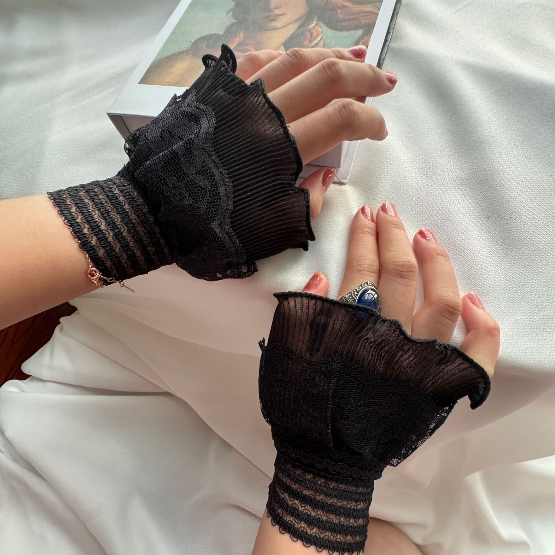 Lace Embroidery False Cuffs De – обзор и цена Embroidery Simple