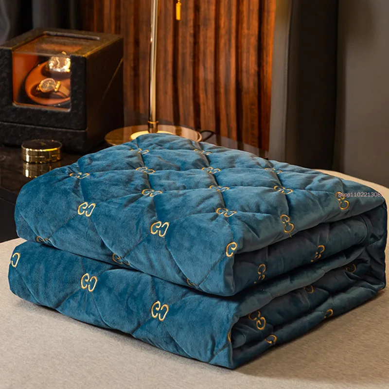 Embroidery Mattress Cover Thic – обзор и цена Embroidery Quilt Cover