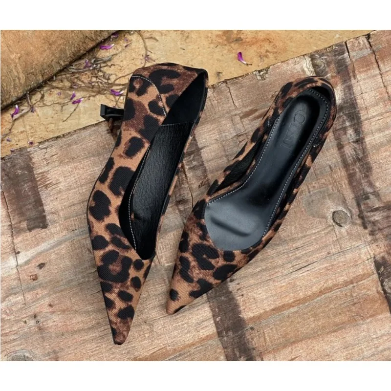 2024 Women Sexy High Heels Bur – обзор и цена Embroidery Flat Shoes