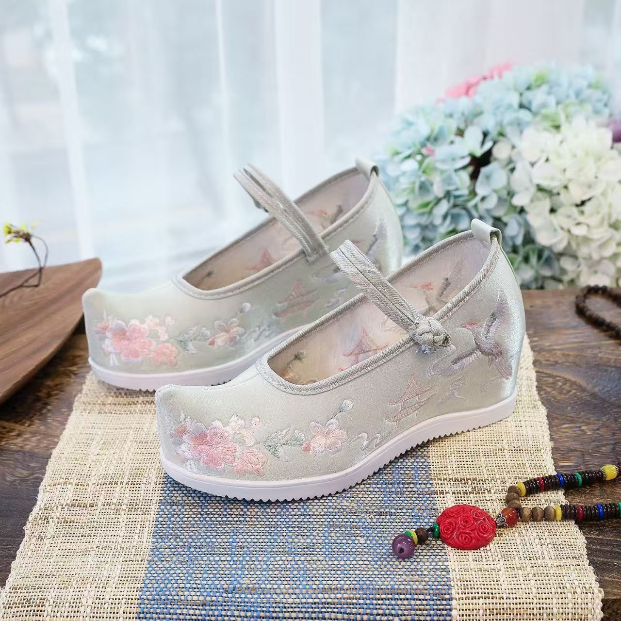Women Increased Internal Embro – обзор и цена Embroidery Shoes