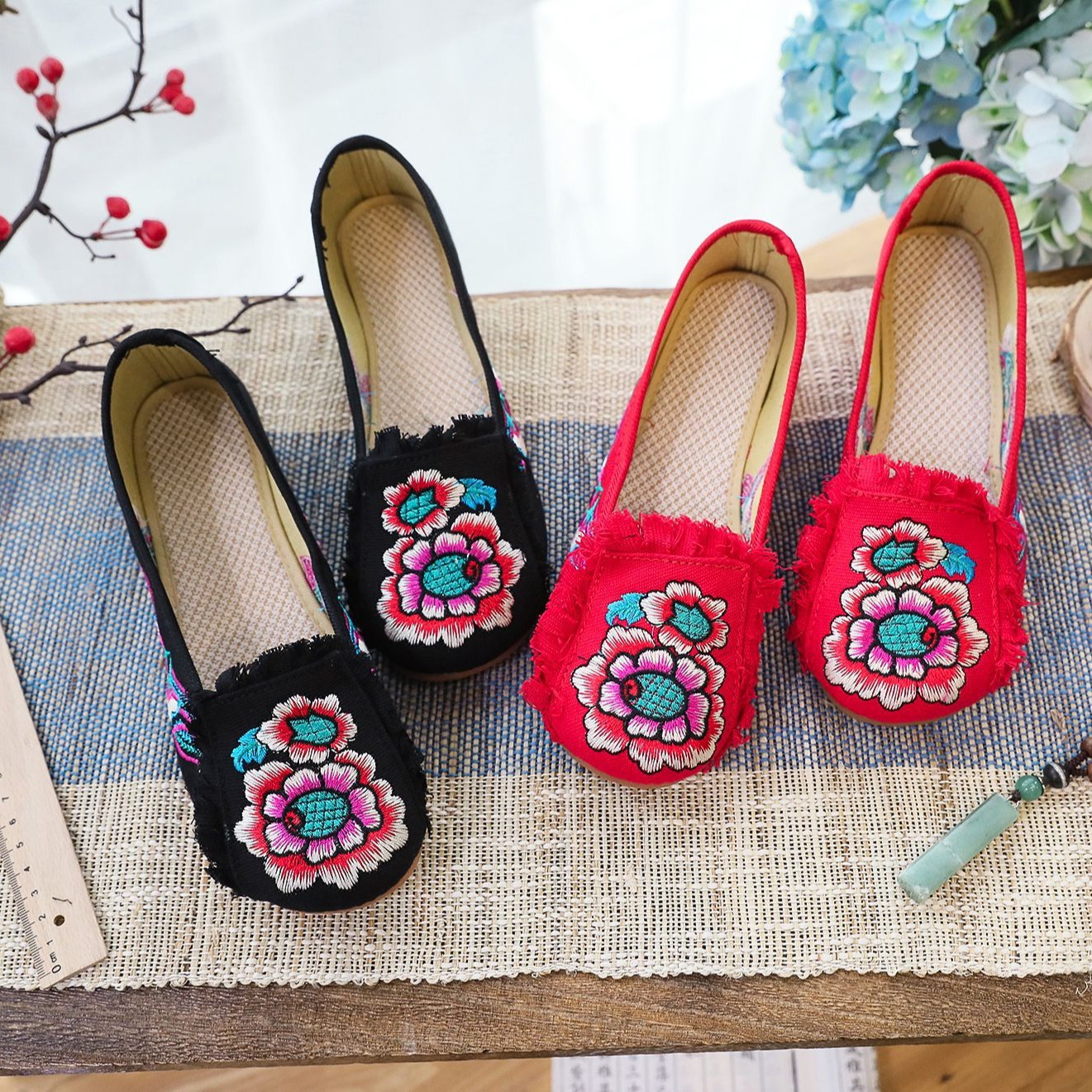 Woman Woven Shoes New Ethnic S – обзор и цена Embroidery Shoes
