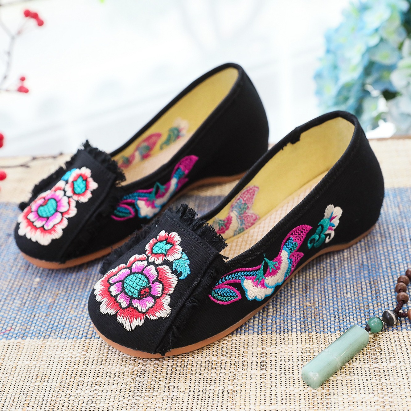 Woman Woven Shoes New Ethnic S – обзор и цена Embroidery Shoes