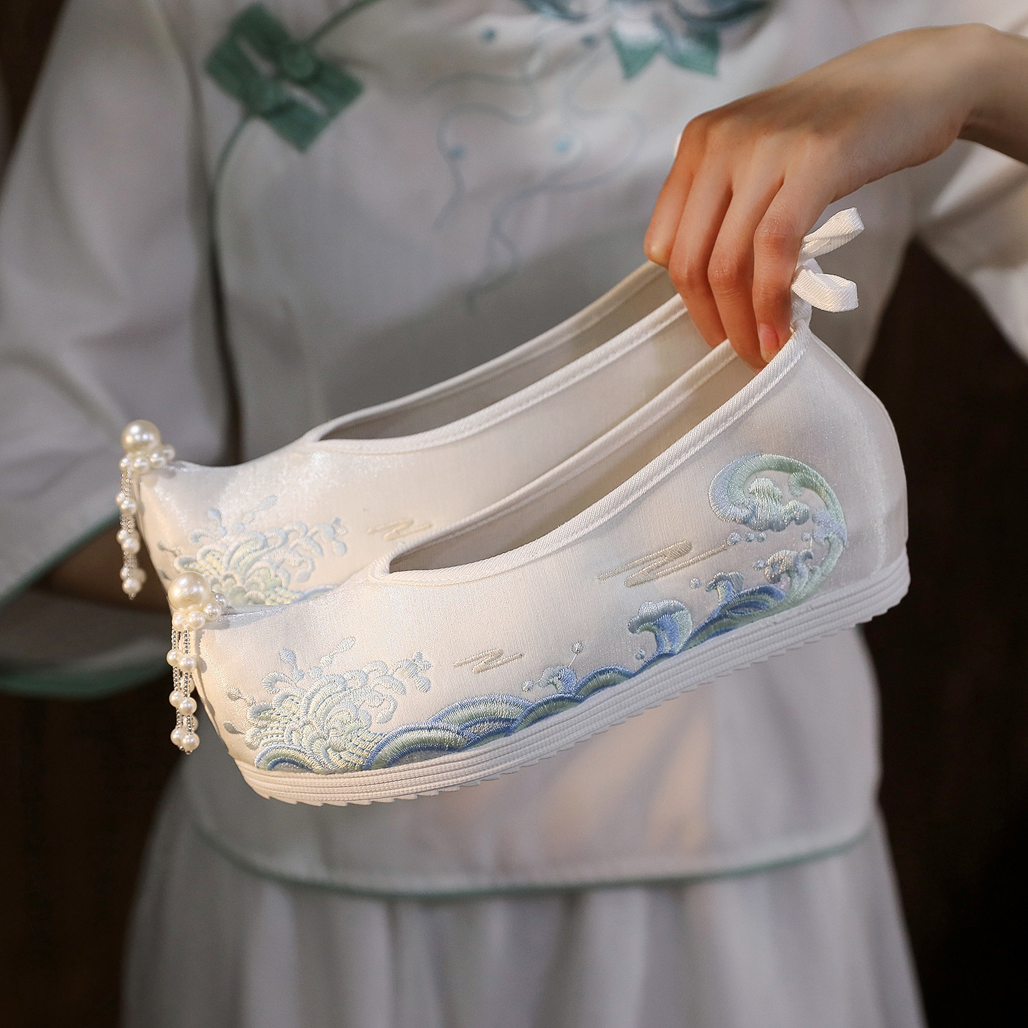 Waves Hanfu Shoes Female Embro – обзор и цена Embroidery Shoes