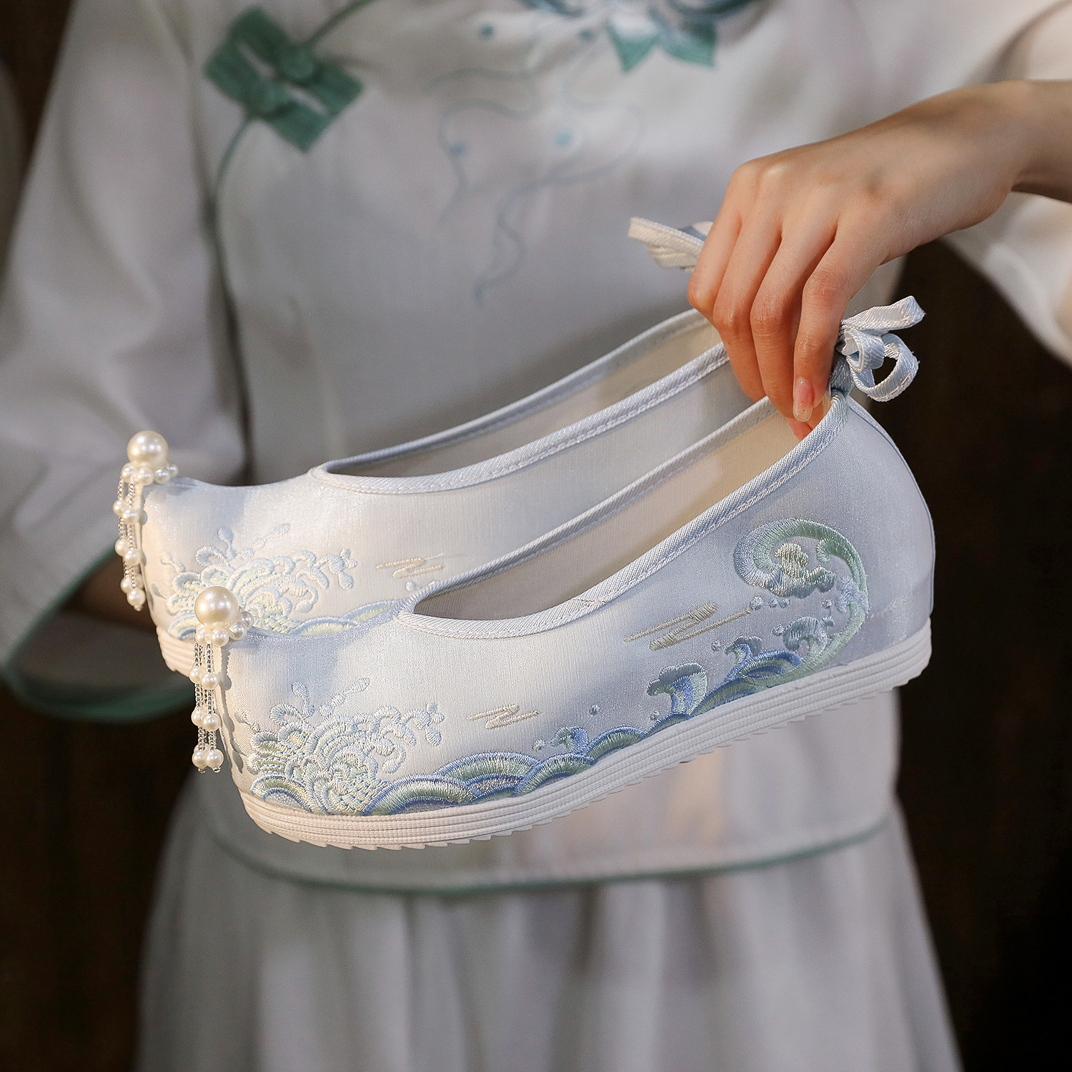 Waves Hanfu Shoes Female Embro – обзор и цена Embroidery Shoes