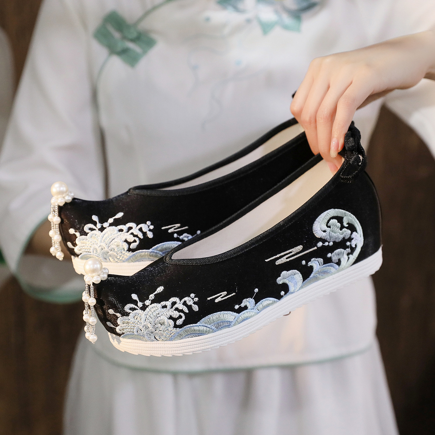 Waves Hanfu Shoes Female Embro – обзор и цена Embroidery Shoes