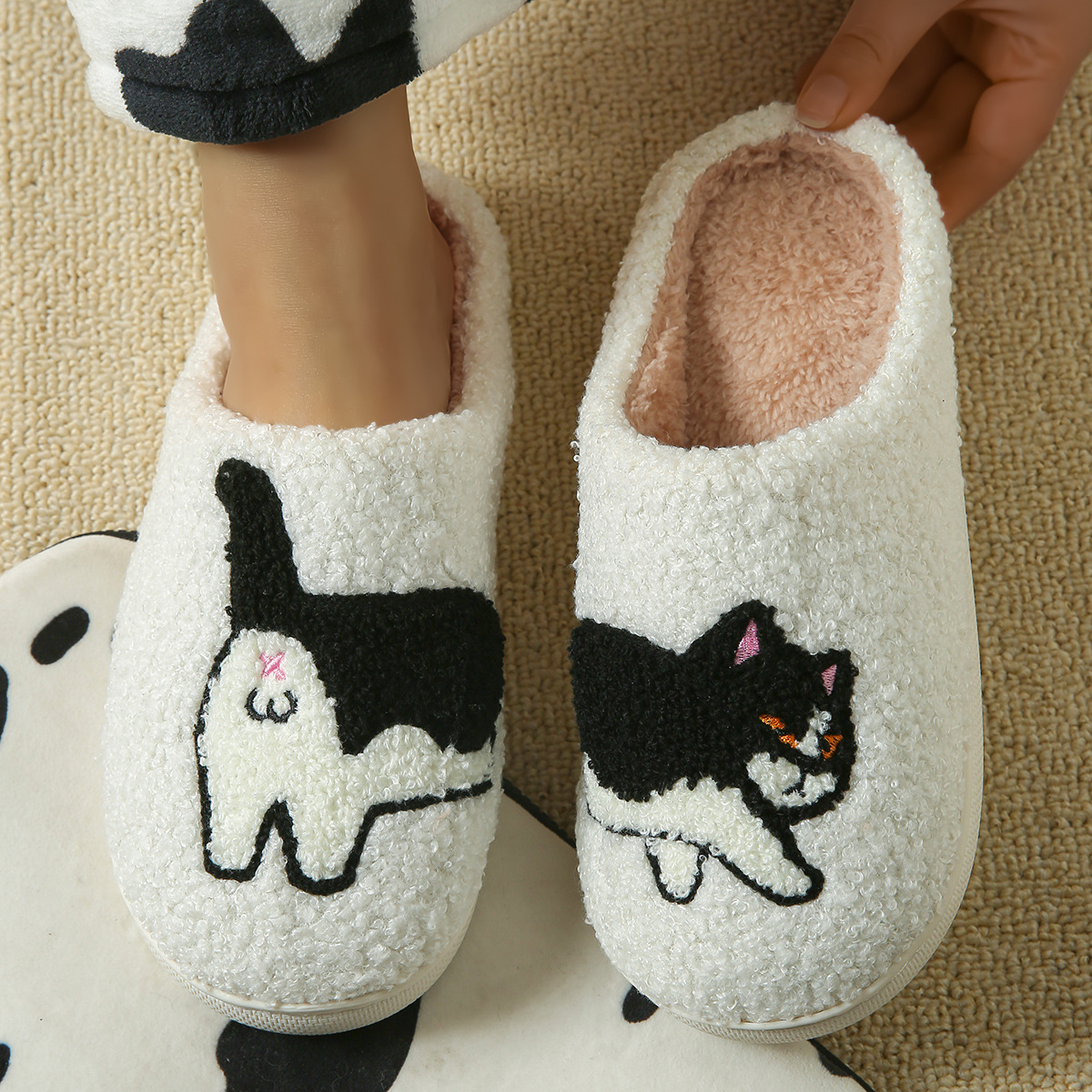 Winter Plush Cute Dachshund Em – обзор и цена Embroidery Shoes